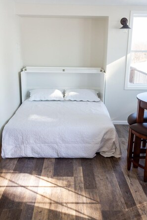 3 bedrooms, iron/ironing board, travel cot, free WiFi