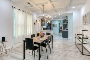 Dining - Luxurious Home near Downtown ATL (Atlanta)