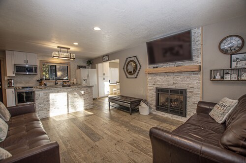 Emerald Cabin by Hauserman Rental Group
