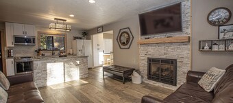 Emerald Cabin by Hauserman Rental Group