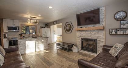 Emerald Cabin by Hauserman Rental Group