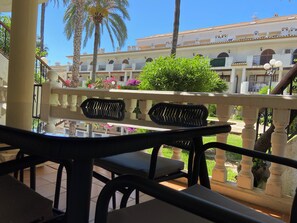Outdoor dining - Frente al Mar. Atlantic. Luxurious Bungalow in a dream place (DENIA)