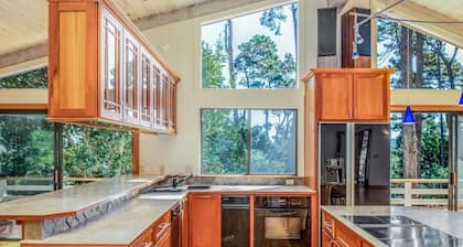 Whale Watch, Golf, Carmel Bch, Aquarium. Amazing Dlx Pble Bch 4/3 HOUSE. Slps 8.