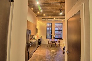 Fridge, microwave, oven, stovetop - Chic Ultramodern Studio Loft w/ Designer Features (Saint Louis)