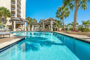 Et oppvarmet basseng