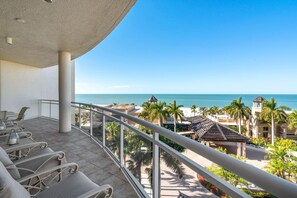 Property grounds - Beach Residences Beachfront  4 BR Membership Ritz (Sarasota)