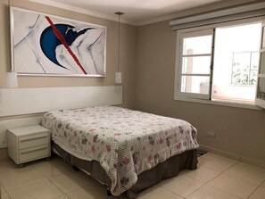 4 bedrooms, desk, iron/ironing board, free WiFi