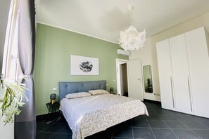 1 habitación, tabla de planchar con plancha, wifi y ropa de cama 