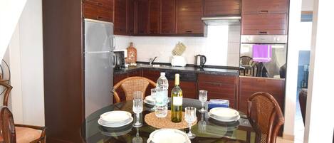 Frigorifero, microonde, forno, lavastoviglie