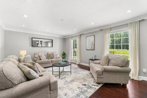 Fernseher, Kamin, Arbeitsbereiche