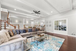 TV, fireplace, offices