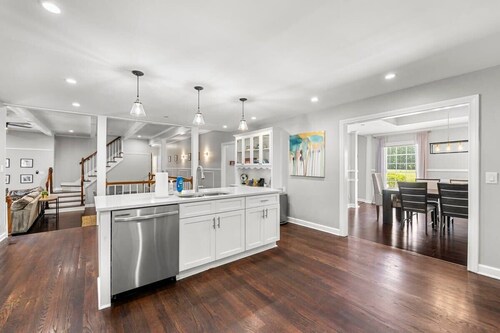 Mansion With Private Pool Bsktball & Tennis courts