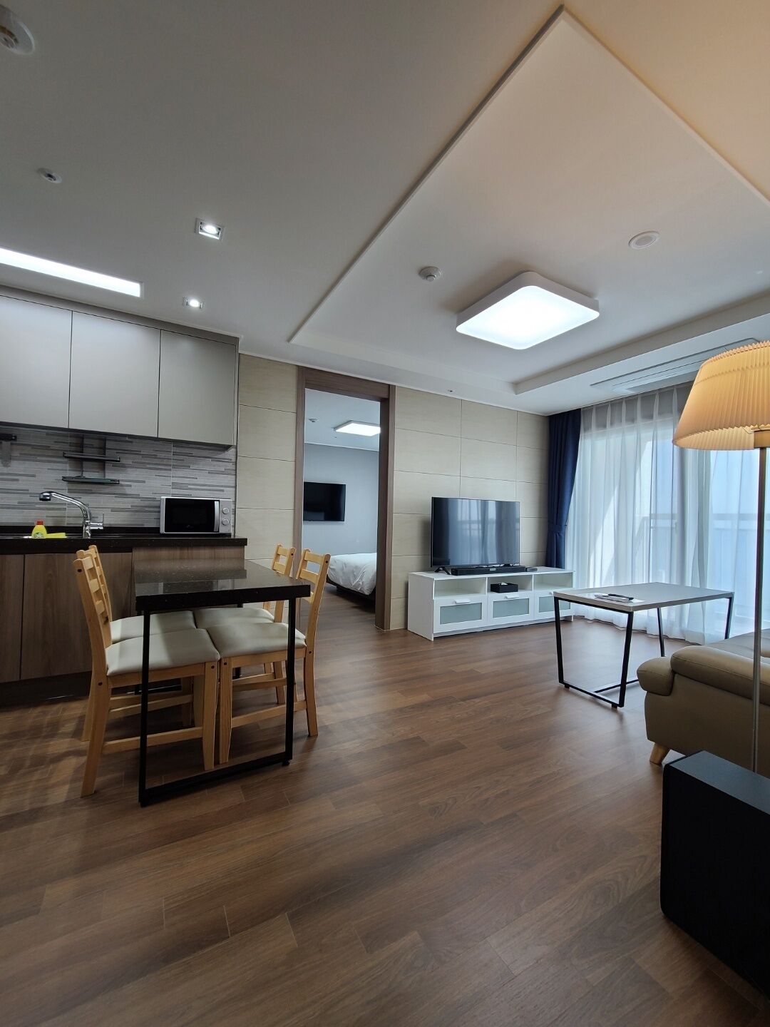 Suite presidencial, varias camas, no fumadores, vistas al mar | Cocina privada | Frigorífico, microondas y tostadora