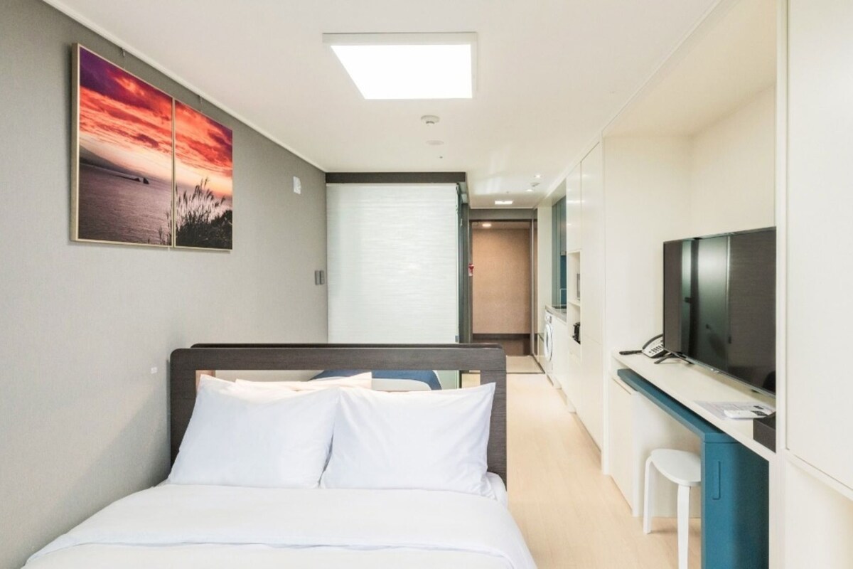 Sistema de insonorización, wifi gratis y ropa de cama 