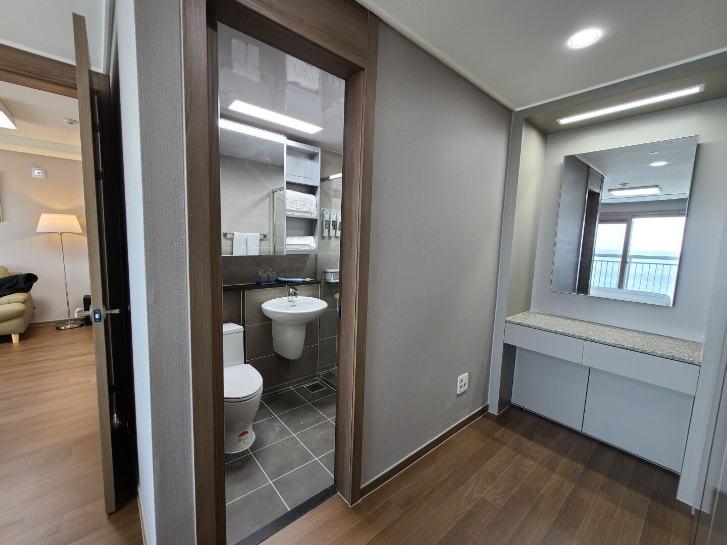 presidential suite, multiple beds, non smoking, ocean view | bathroom | shower, hair dryer, towels, soap