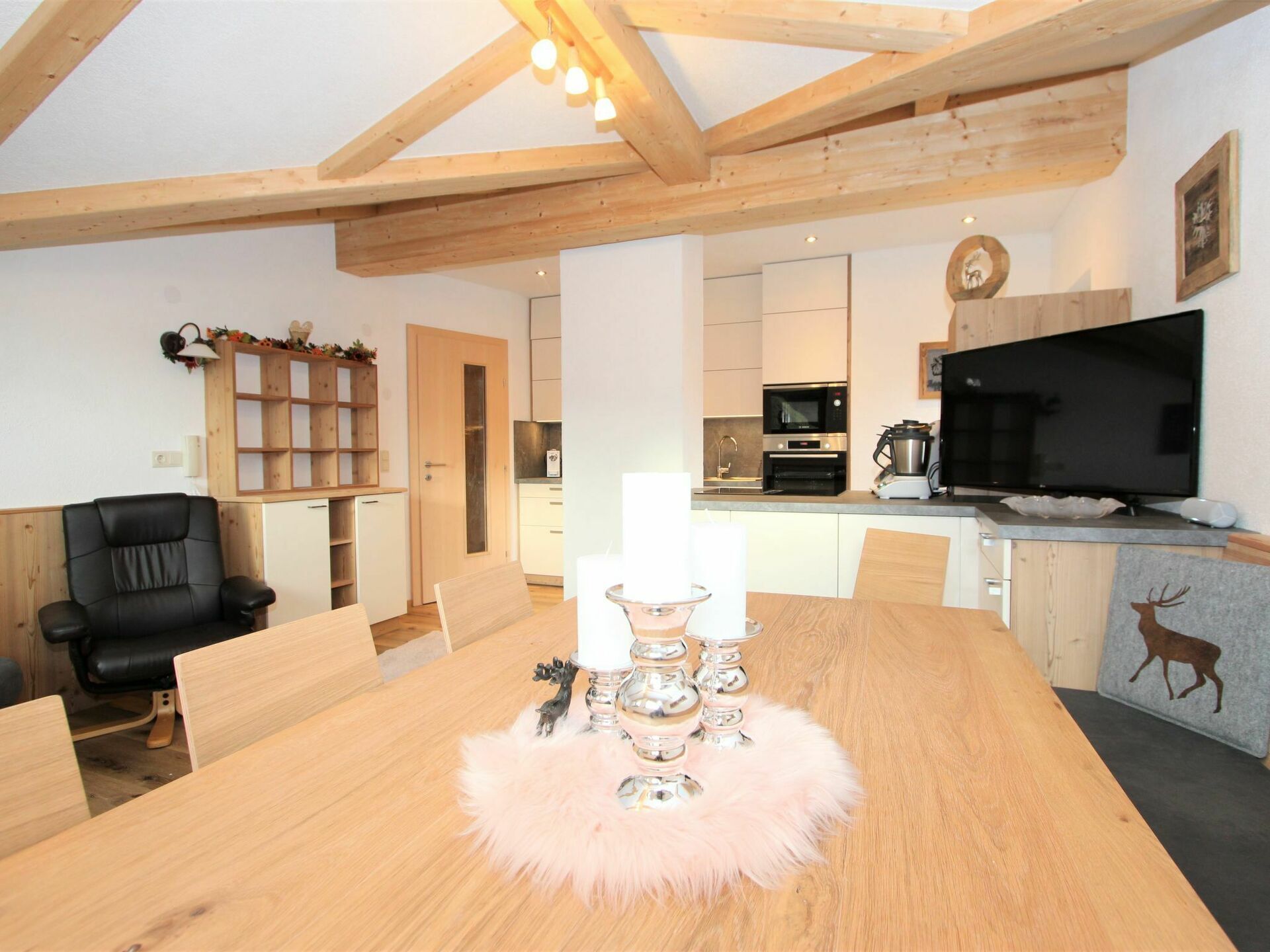 Stunning  villa for 6 people with WIFI, TV, balcony and parking