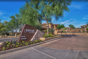 Grayhawk Village Entrance