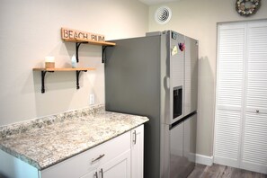 Interior - Anna Maria and Beaches minutes away~Pool, boat dock (Bradenton)