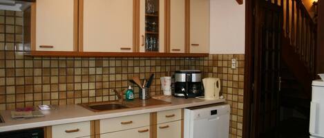 Refrigerador, microondas, horno, placa de cocina