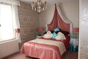 1 bedroom, iron/ironing board, WiFi, bed sheets - 1 Bedroom House 20min walk to centre in Tournus (Tournus)