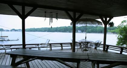 Cabin Deck House - Cabaña formidable en Laurel Island