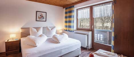 3 chambres, accĂšs au Wi-Fi (inclus), literie fournie