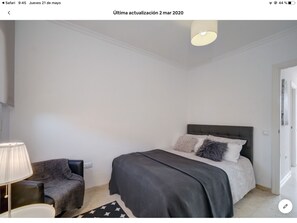 2 soverom, skrivebord, strykejern/-brett og wi-fi