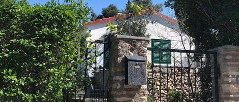 House (Three Bedroom Holiday Home) | Exterior