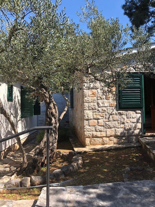 House (Three Bedroom Holiday Home) | Exterior - Holiday Home Pavarotti (Supetar)