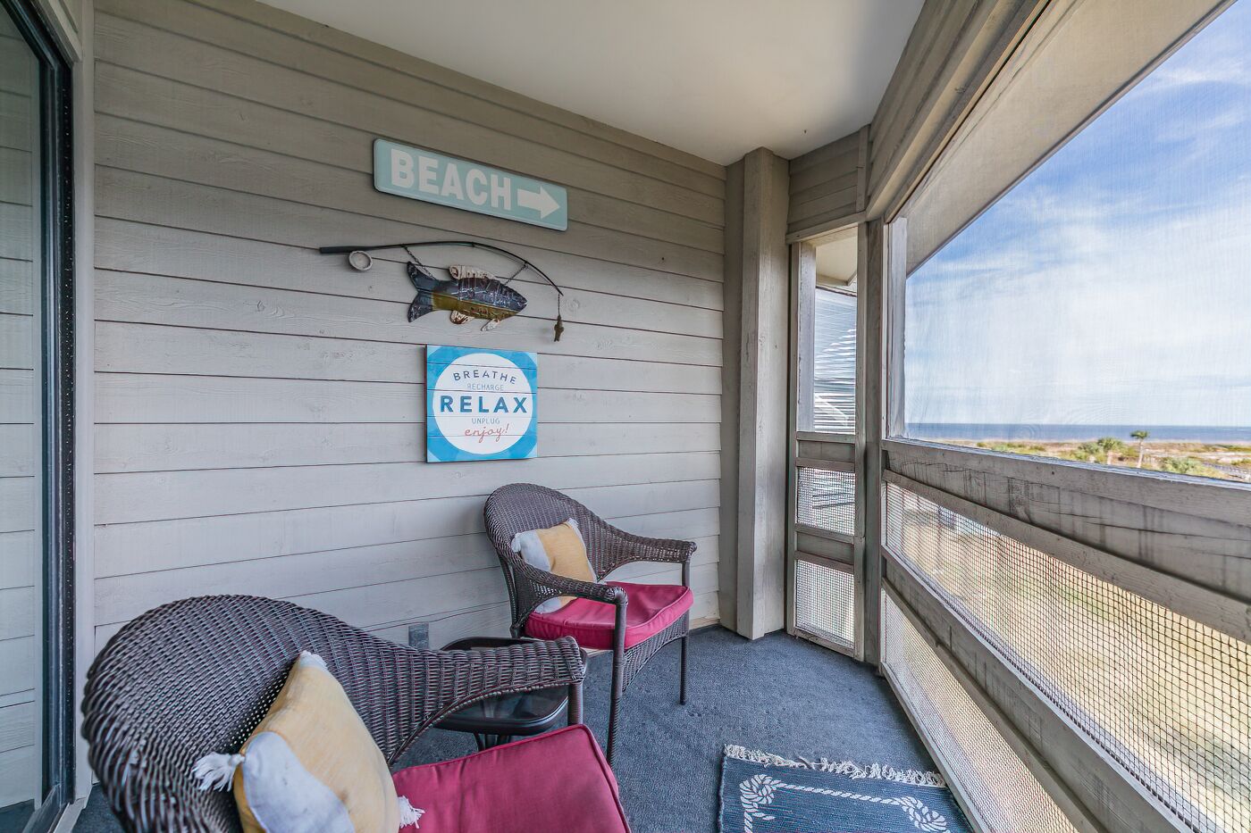 Crow's Nest On Harbor Island - One Bedroom on Third Floor