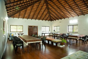 Room, 1 Bedroom, Smoking, Balcony | Dining