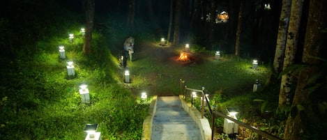 Room, 1 Bedroom, Smoking, Balcony | Property grounds