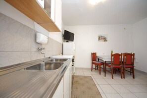 Appartement, 2 chambres, fumeur, balcon | Cuisine privée