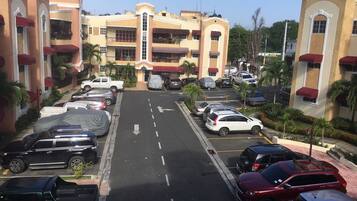 Apartment, 3 Bedrooms, Balcony, Garden View | Parking | Limited parking