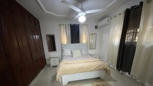 Apartemen, 3 kamar tidur, balkon, pemandangan kebun