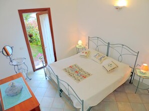 Apartamento, 2 habitaciones, piscina privada, vistas al jardín | 2 dormitorios