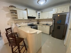 Διαμέρισμα, 3 Υπνοδωμάτια, Μπαλκόνι, Θέα στον Κήπο | Ιδιωτική κουζίνα