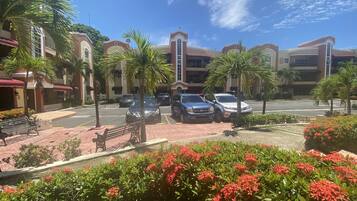 Departamento, 3 habitaciones, balcón, vista al jardín | Terraza o patio