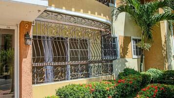 Departamento, 3 habitaciones, balcón, vista al jardín | Terraza o patio