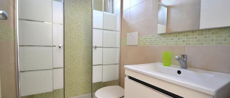 Appartement, 1 slaapkamer, roken, balkon | Badkamer