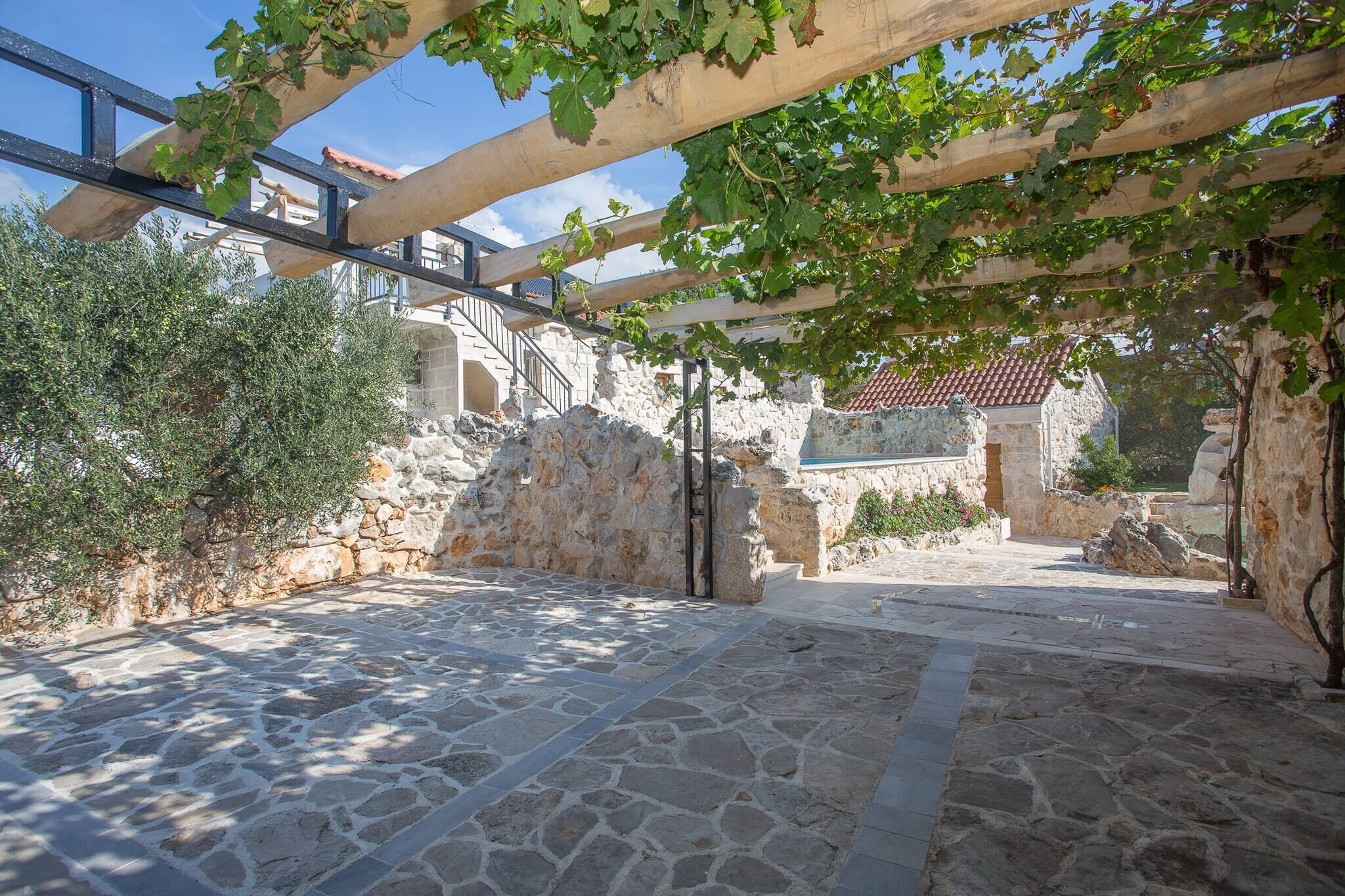 Ferienhaus, 4 Schlafzimmer, eigener Pool, Gartenblick | Unterkunftsgelände