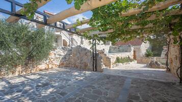 House, 4 Bedrooms, Private Pool, Garden View | Property grounds