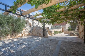 House, 4 Bedrooms, Private Pool, Garden View | Property grounds - Stonehouse Marina - Estate With A Two Private Pools (Marina)