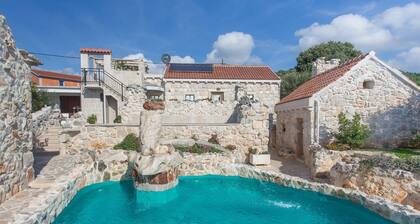 Stonehouse Marina - Estate With A Two Private Pools