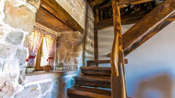 House, 4 Bedrooms, Private Pool, Garden View | 4 bedrooms, soundproofing, iron/ironing board, travel cot