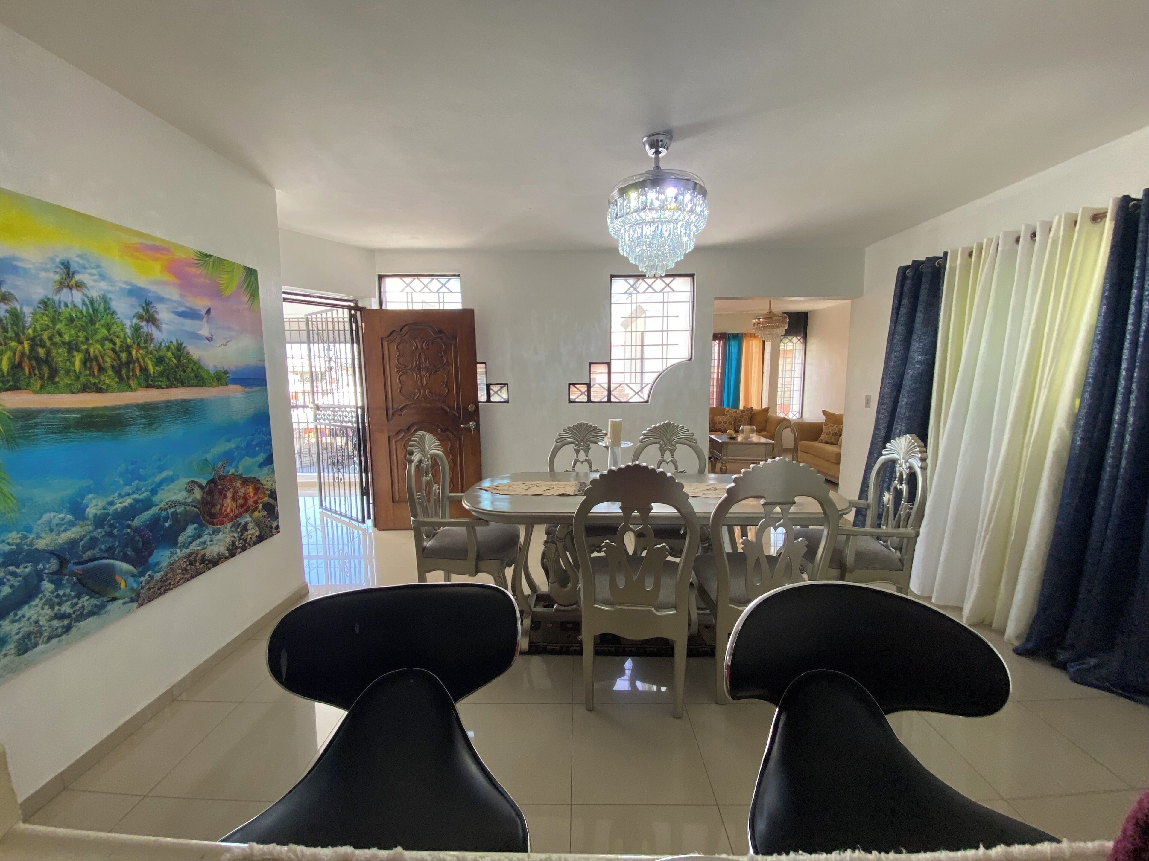 Apartment, 4 Bedrooms, Balcony, City View | Dining