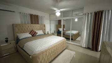 Apartment, 4 Bedrooms, Balcony, City View | 3 bedrooms