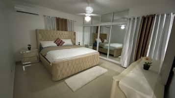 Apartment, 4 Bedrooms, Balcony, City View | 3 bedrooms