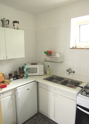 Apartment, 2 Bedrooms, Smoking, Terrace | Bahagian dalam