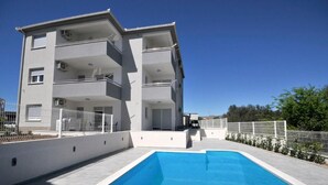 Pool - Luxury Apartment in the Villa Theodor (Okrug)